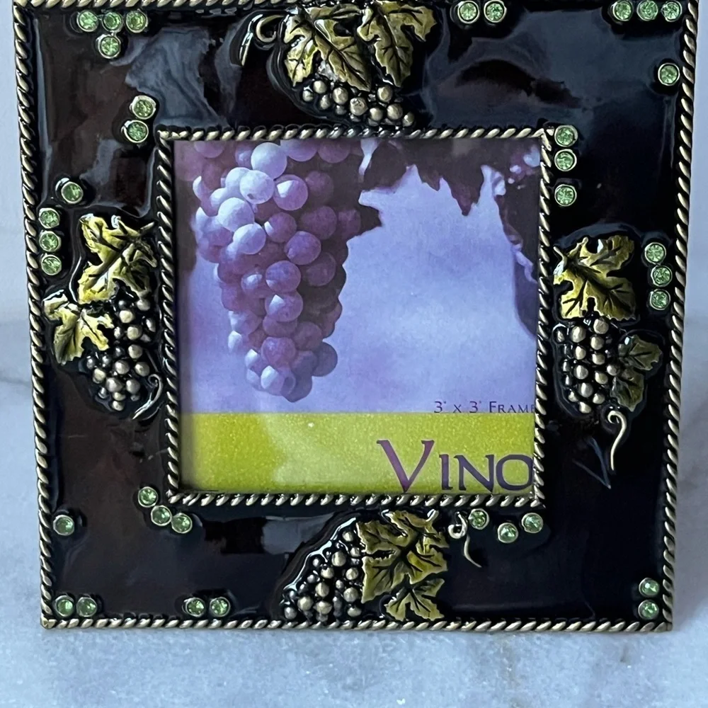 Vintage enamel grape design picture frame for 3”c3” photo